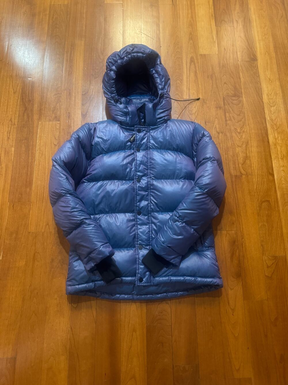Aritzia TNA "The Super Puff" Goose Down Puffer Jacket, Size XXS Iridescent Blue
